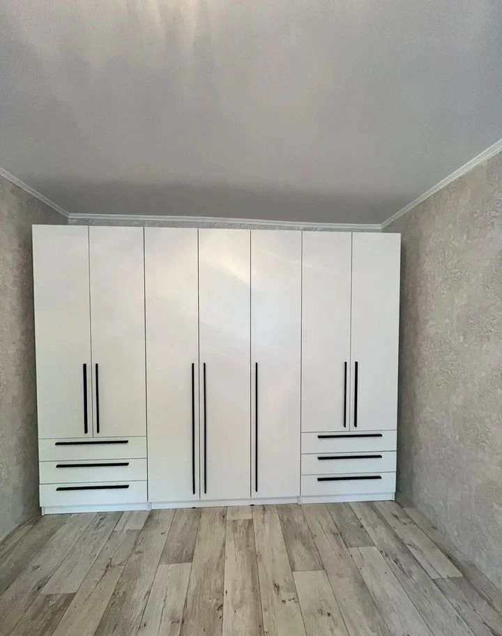 Кухонные гарнитуры, шкафы